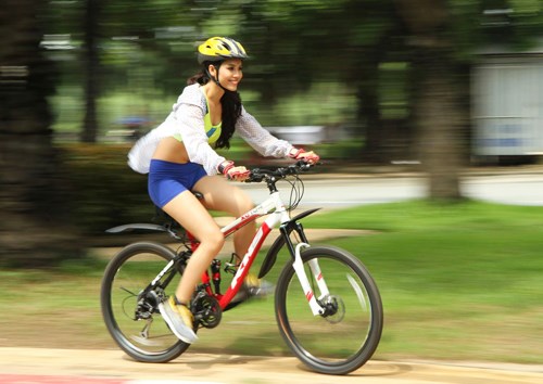 Đạp xe mỗi ngày giúp tiêu hao lượng calo dư thừa trên cơ thể