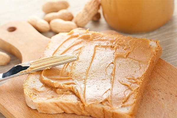 Bánh mì kẹp cùng bơ thực vật không chất béo